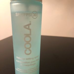 Makeup setting spray